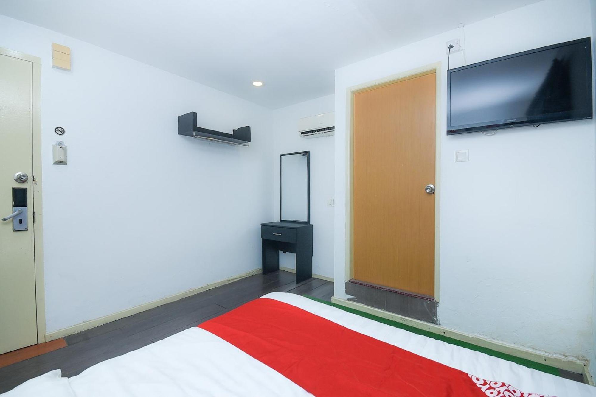 Oyo 90820 River Inn Miri Exterior photo