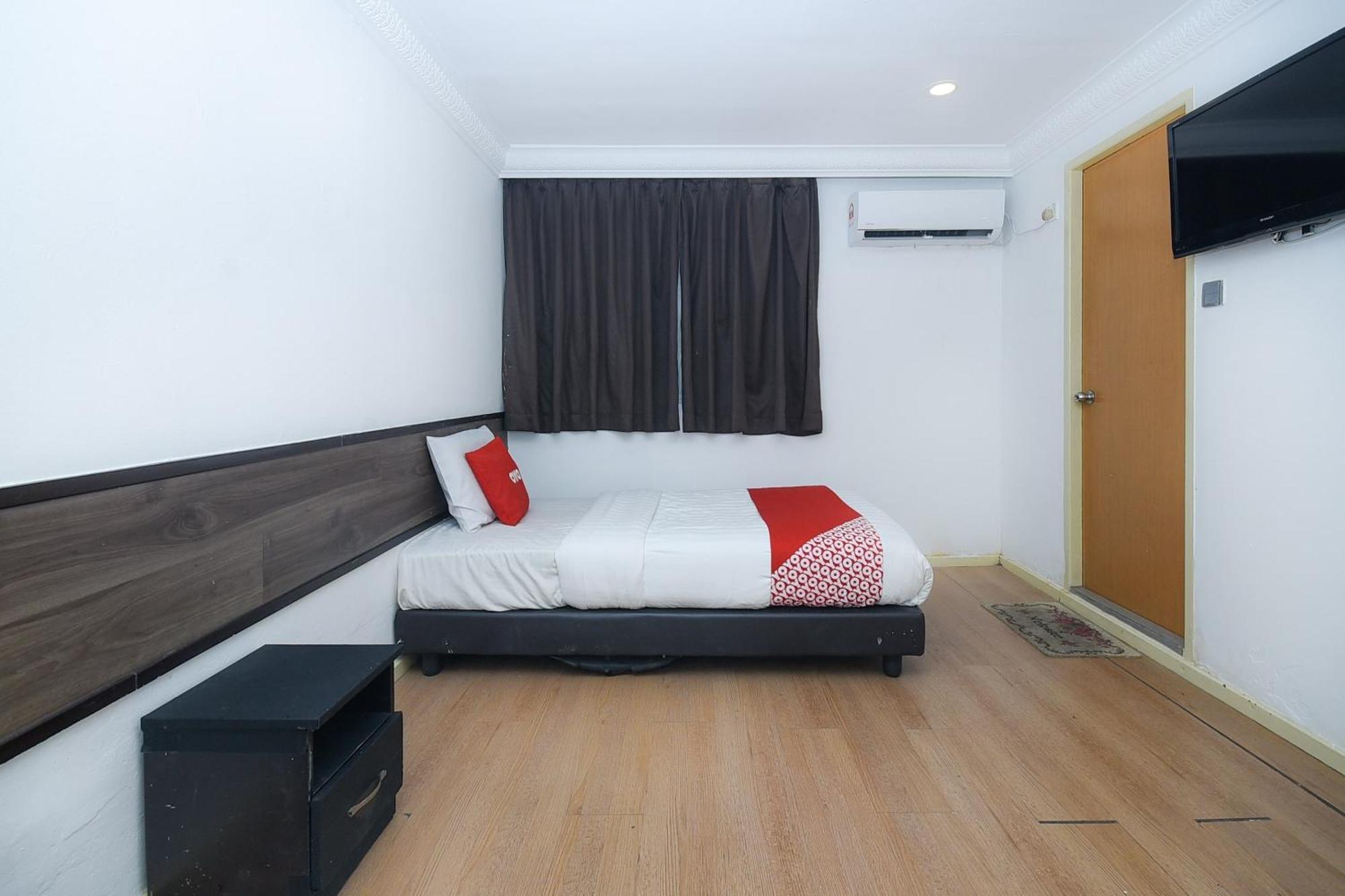Oyo 90820 River Inn Miri Exterior photo